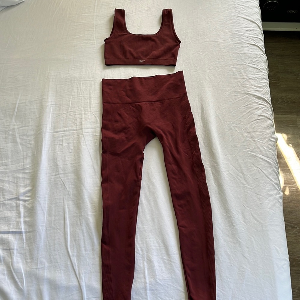 SET Active *Box Bra & Leggings